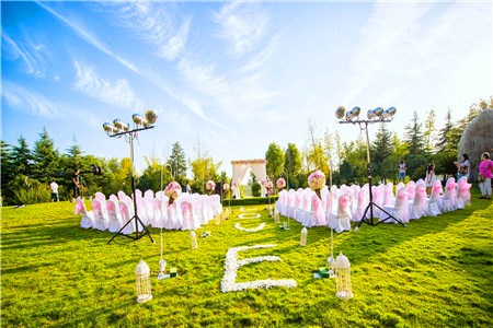 成都三圣鄉草坪婚禮